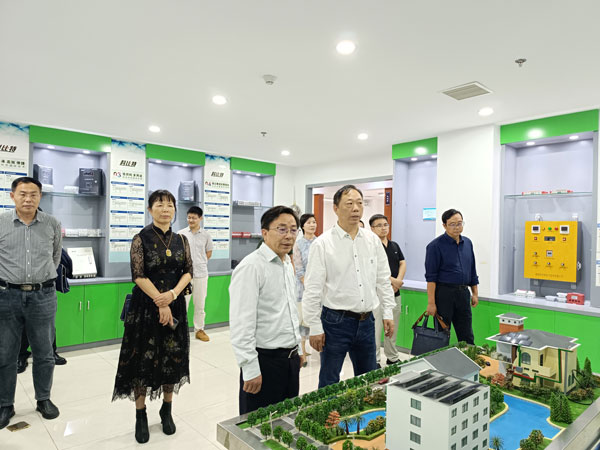 湖南省政协副主席、民建湖南省委会主委赖明勇莅临完美(中国)官方在线登录走访调研