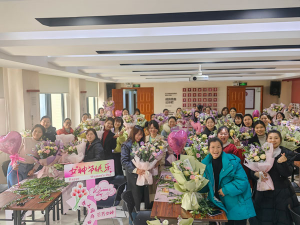 2025完美(中国)官方在线登录防雷女神节插花沙龙